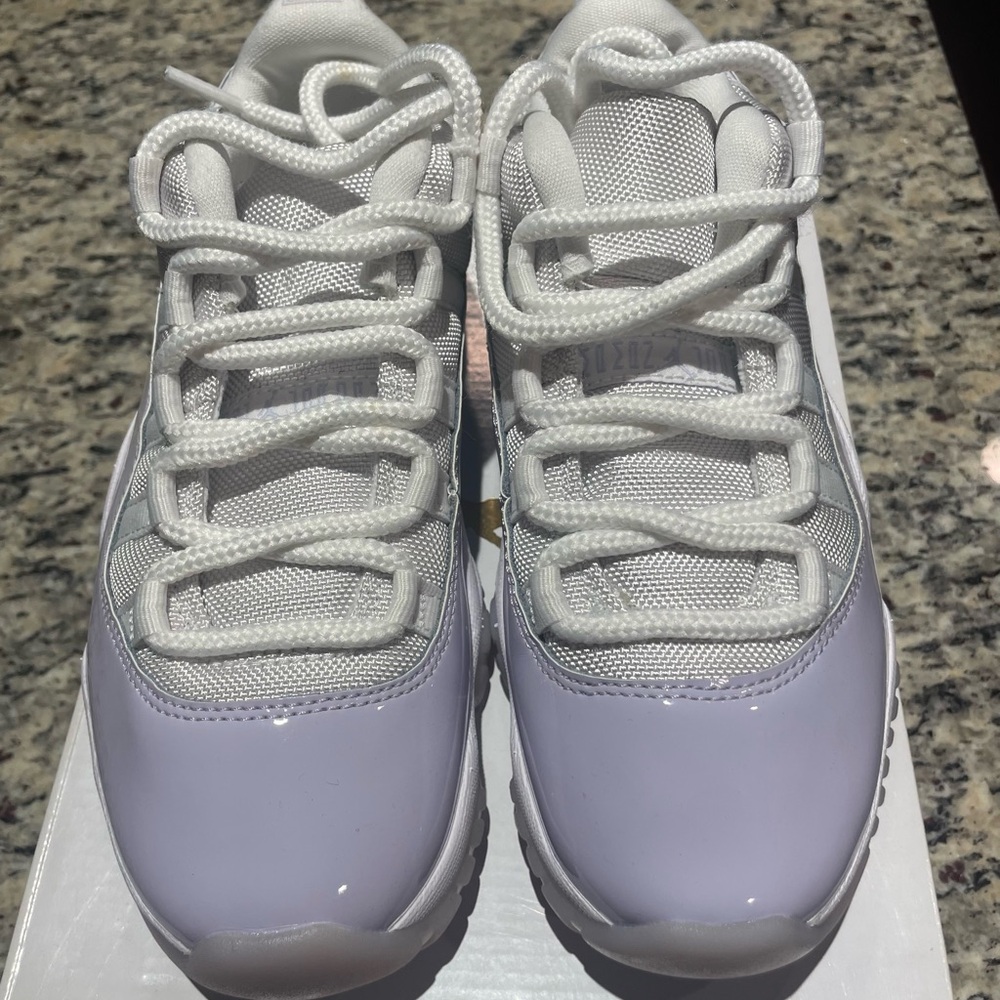Jordan Women's Sneakers in White and Violet 
Pre-Own Excellent condition!! SZ6